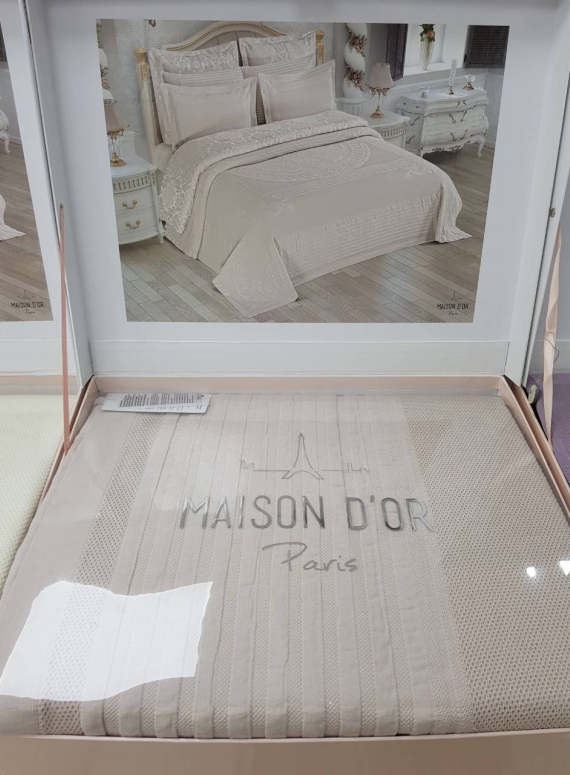 Maison D'or Paris Eva Caroline beige покривало, постільна білизна з наволочками сатин-жаккард