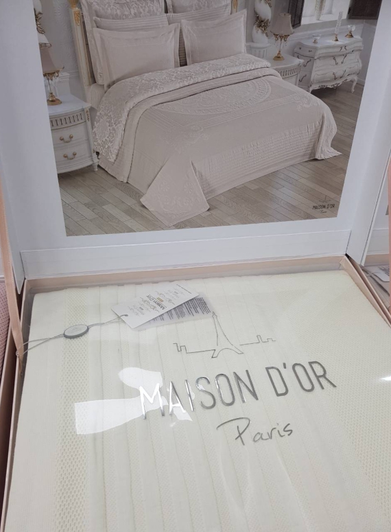 Maison D'or Paris Eva Caroline Krem покривало, постільна білизна з наволочками сатин-жаккард