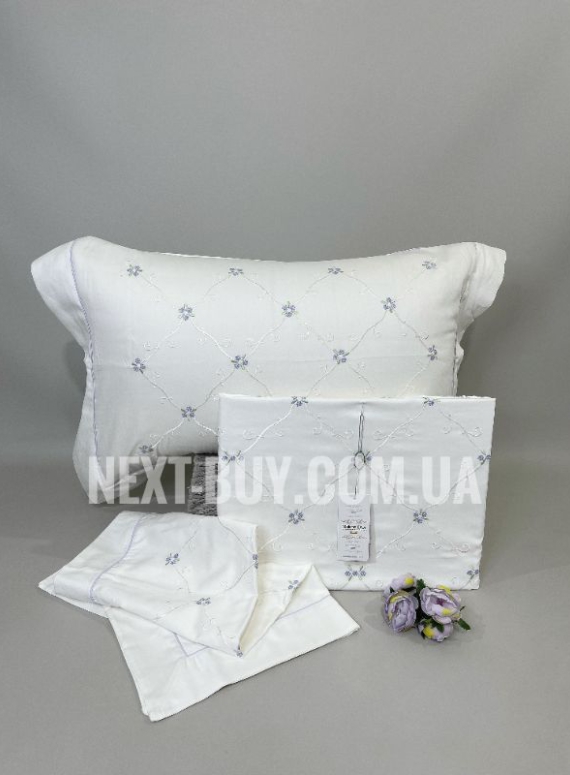 Maison D'or Juanna ecru-lilac постельное белье евро 200х220 сатин с вышивкой из мелких цветочков