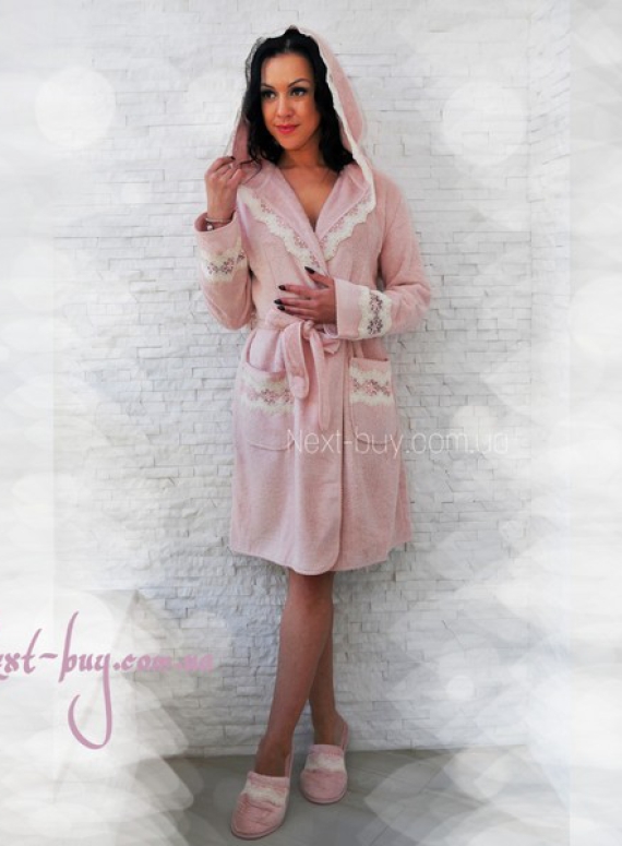 Maison D'or Vanessa Long махровый халат с кружевом розовый