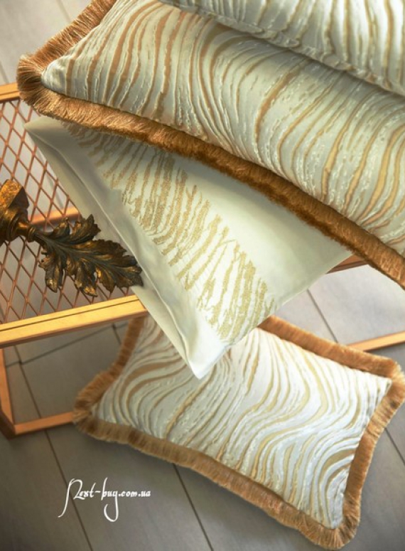 Pepper Home Pascale елітне покривало 270х260см з наволочками і декоративними подушками кремове з золотом