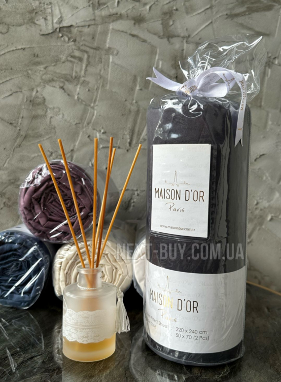 Сатинове простирадло на резинці 180х200+28см Maison D'or Satin fitted sheet antracite з наволочками антрацит