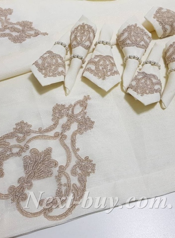 Кремовая с бежевой вышивкой скатерть для стола 160х220 с салфетками 8 шт Турция