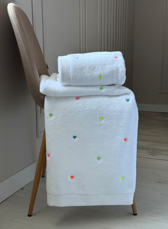 Maison D'or Soft Hearts neon махровий рушник банний 85х150