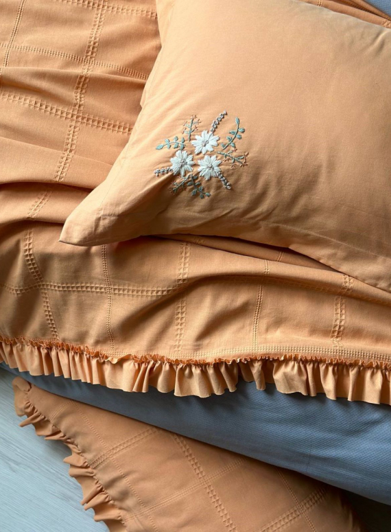 Легка постільна білизна з покривалом і вишивкою Saheser Fiorella orange