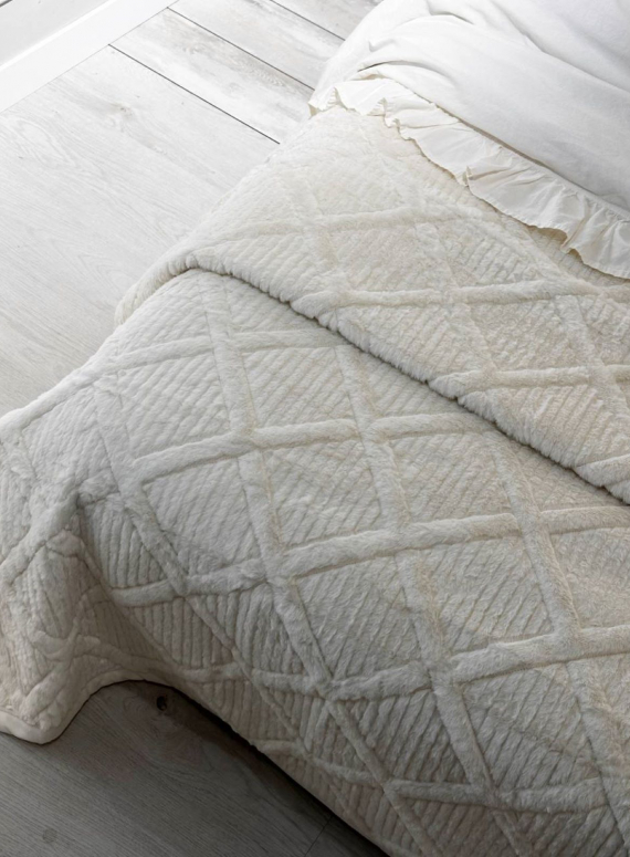 Велюрове стьобане покривало Colorful кремове євро 200х230