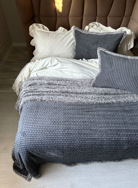Двохстороннє тепле і м'яке покривало з наволочками Mosaic antrasit 220х260