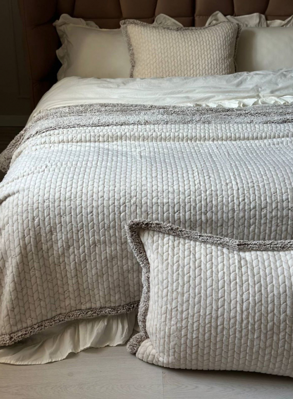 Двохстороннє тепле і м'яке покривало з наволочками Mosaic bej 220х260