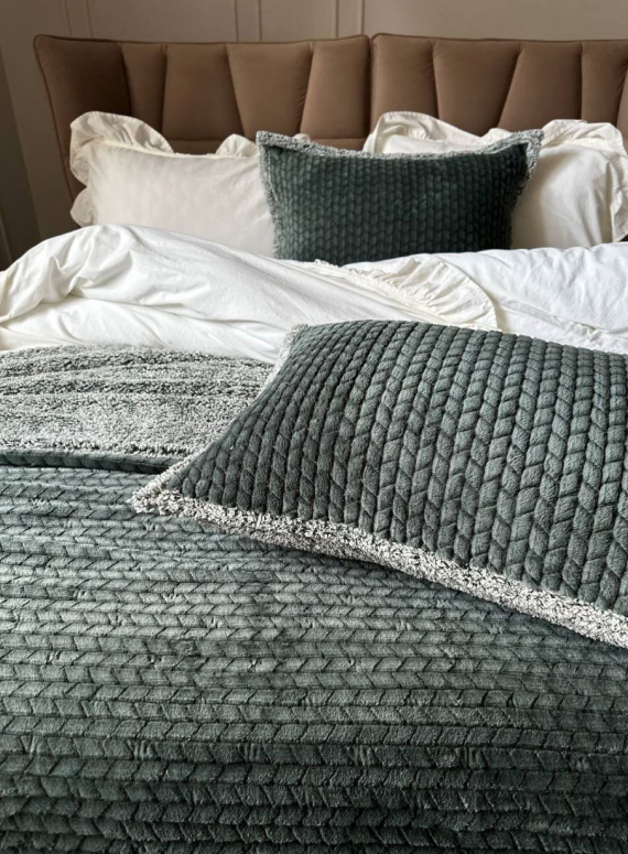 Двохстороннє тепле і м'яке покривало з наволочками Mosaic haki 220х260