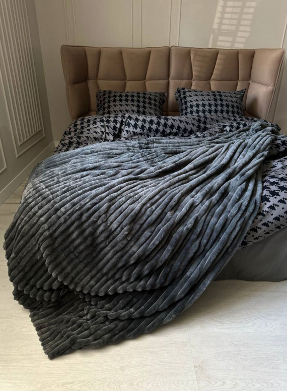 Теплый, плюшевый плед Colorful шарпей антрацит полуторный 160х210