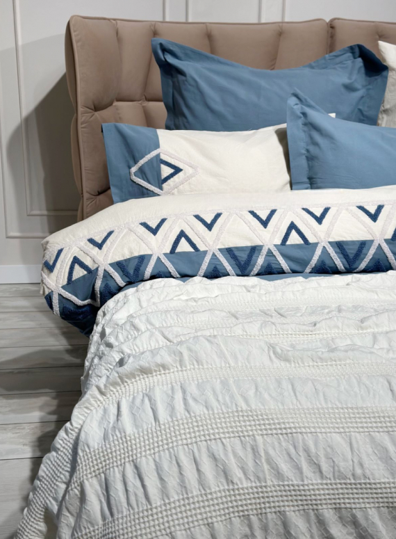 Постельное белье Saheser Ales mavi евро 200х220 с вышивкой