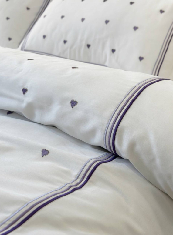 Постільна білизна Maison D'or Lamour lilac євро 200х220 сатин з вишивкою сердечок