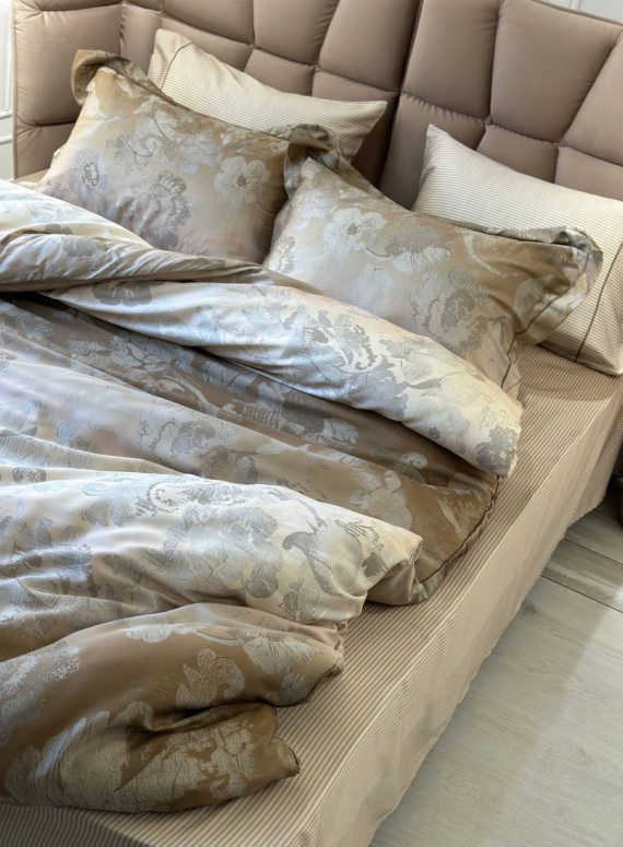 Постільна білизна Maison D'or Ambre gold євро 200х220 тенсел