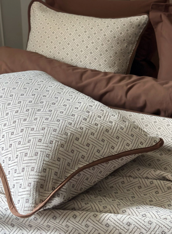 Легка постільна білизна з піке Saheser Massimo kahve євро