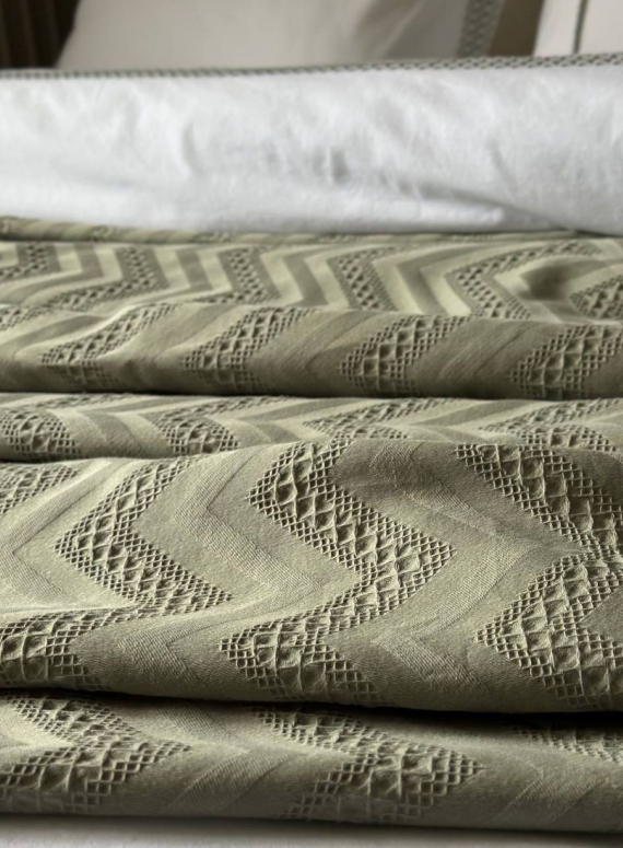 Постільна білизна з піке Saheser Noemi green євро 200х220