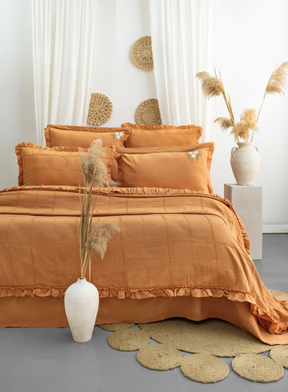 Легка постільна білизна з покривалом і вишивкою Saheser Fiorella orange