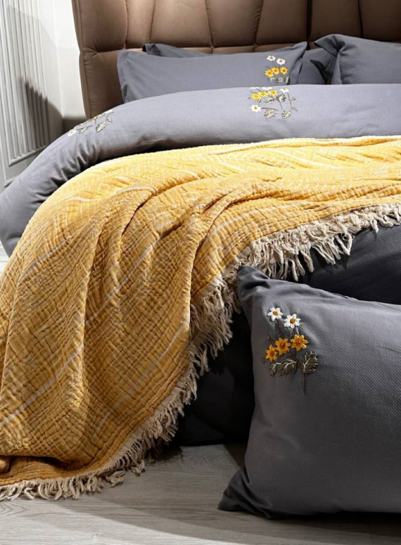 Постільна білизна з вишивкою Saheser Poppy євро 200х220