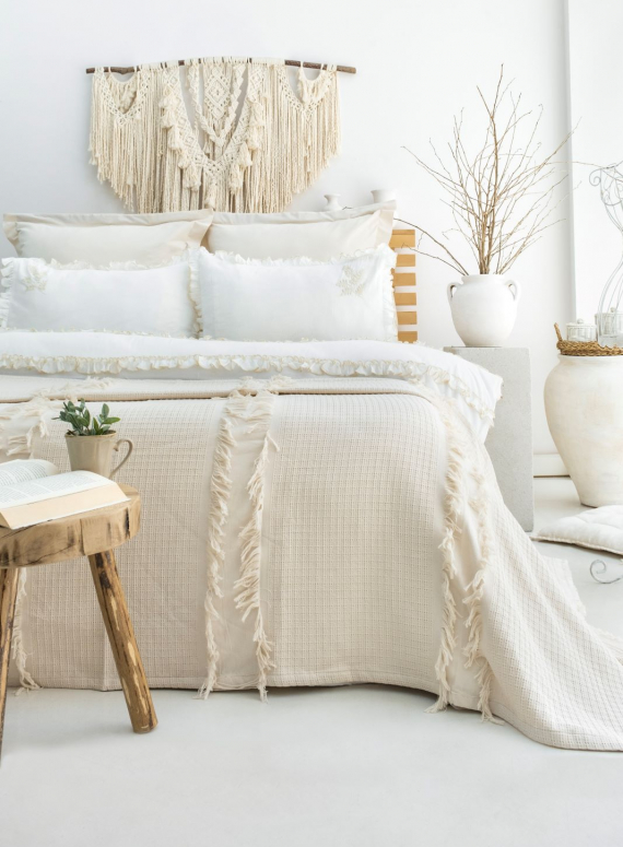 Постільна білизна з вишивкою і піке Saheser Brianna stone євро 200х220