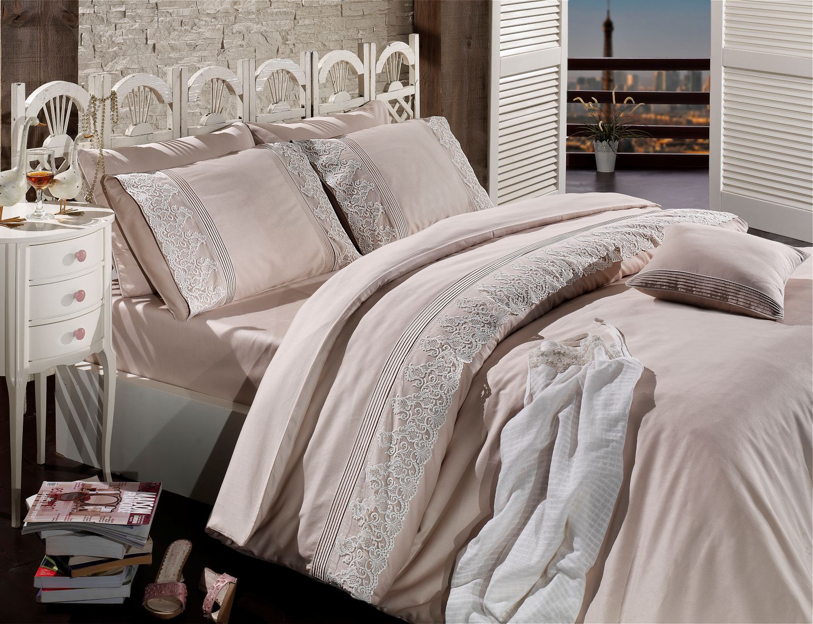 Постільна білизна Maison D'or Gloria Beige 200x220см сатин з мереживом