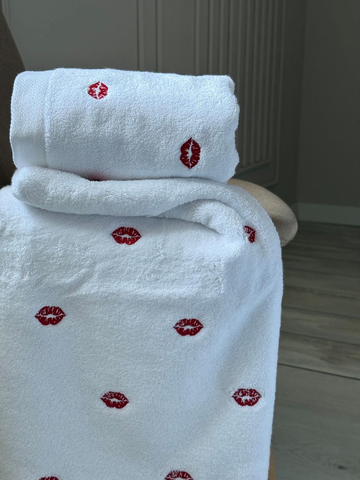 Махровий рушник для бані Cestepe Lips white-red 70х140 Туреччина