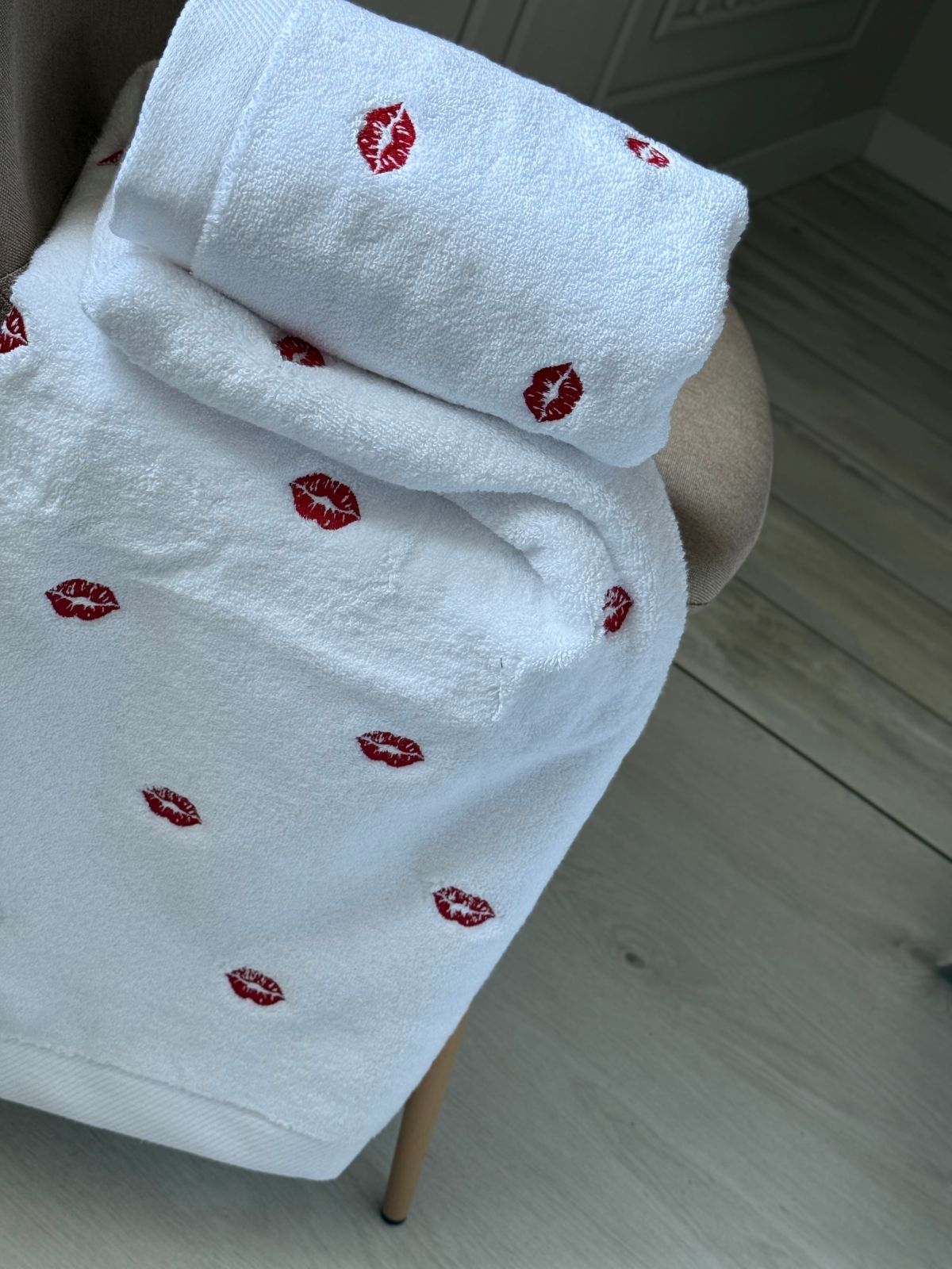 Махровий рушник для обличчя Cestepe Lips white-red 50х90 Туреччина