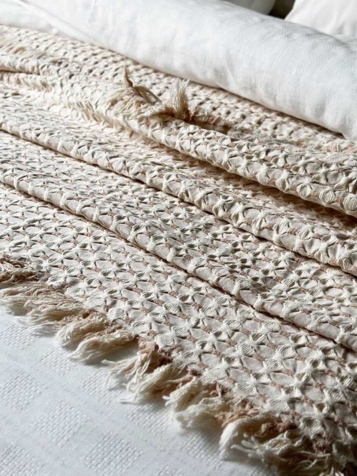 Легкий плед жатка з бахромою Maison D'or Paris Melodia beige 220х240