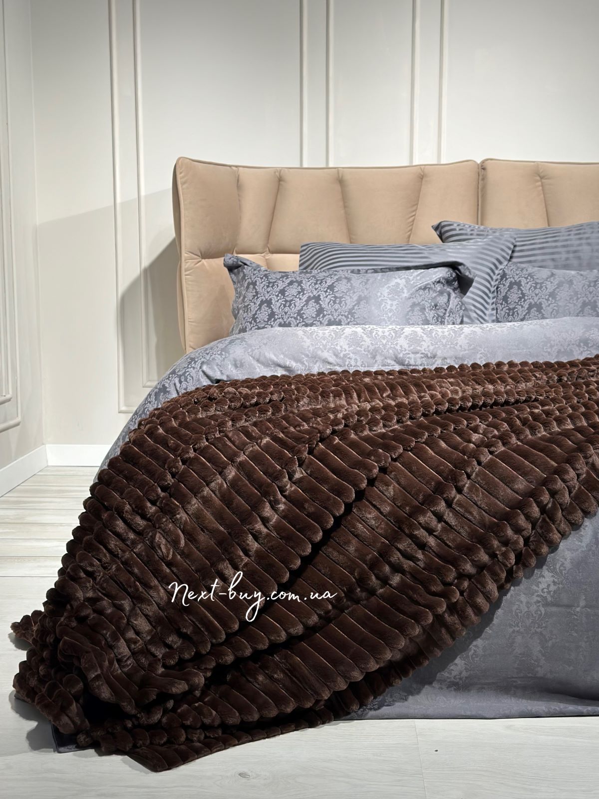 Теплый, плюшевый плед Colorful шарпей шоколадный полуторный 160х210