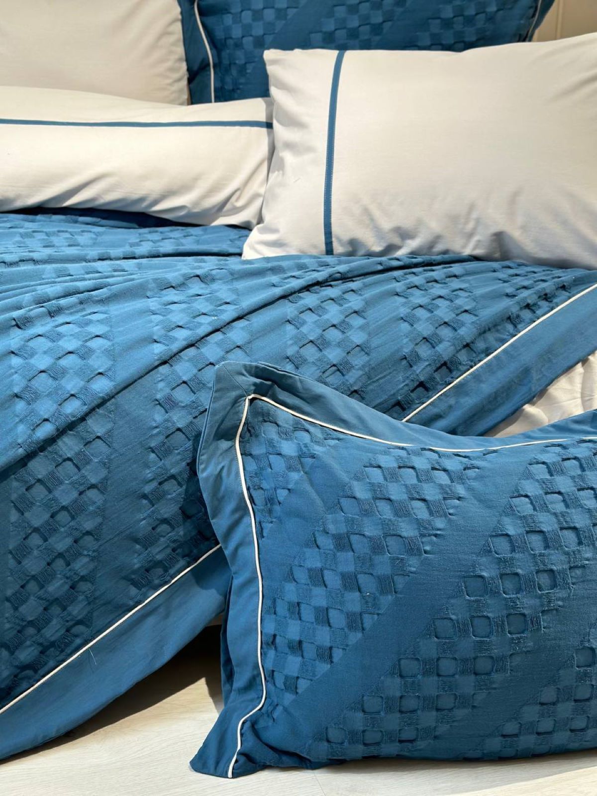 Постільна білизна з піке Saheser Helen blue євро 200х220