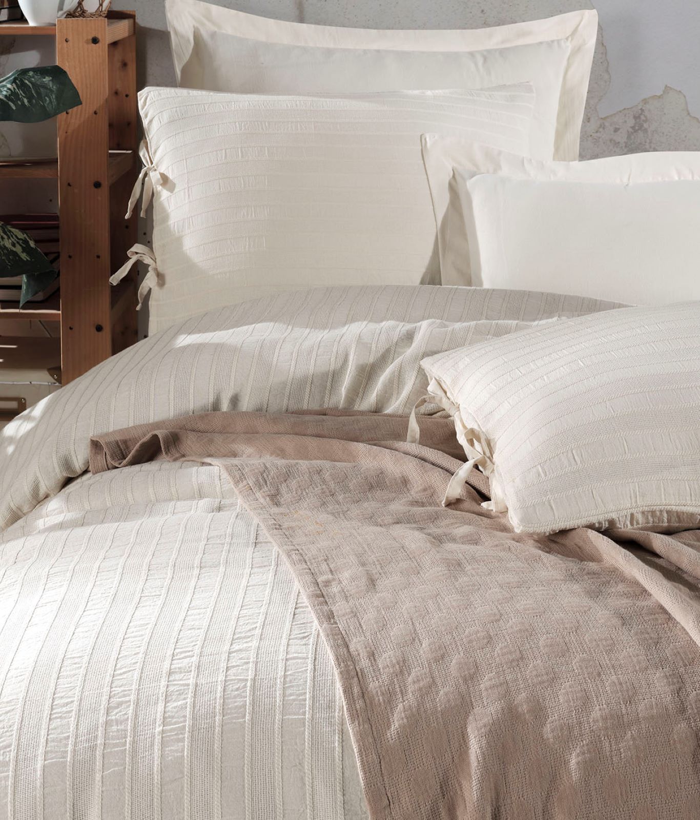 Постільна білизна з піке Saheser Dante beige євро 200х220