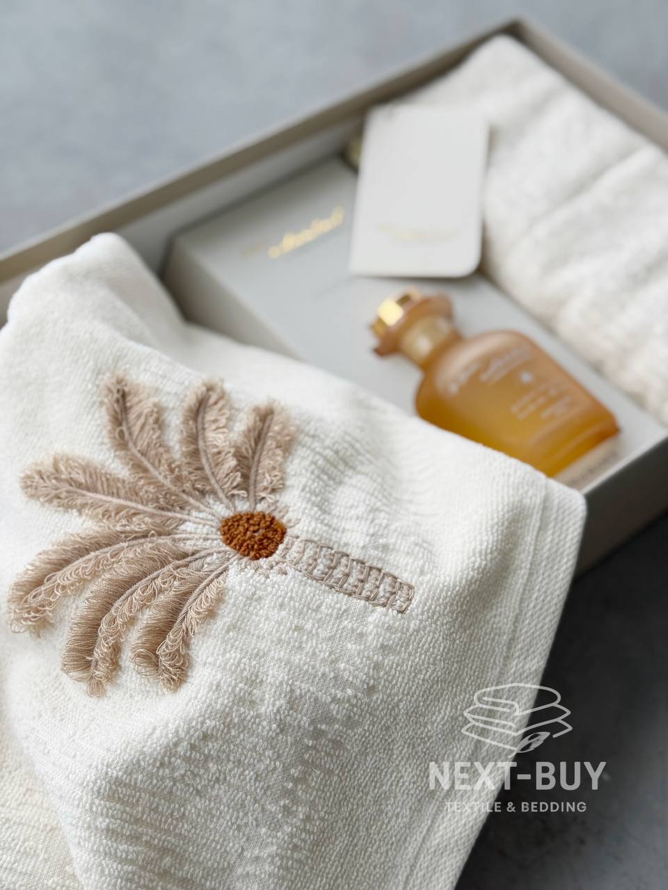 Набір рушників в подарунковій коробці з парфумами Oda Kokulu Boho krem  Туреччина
