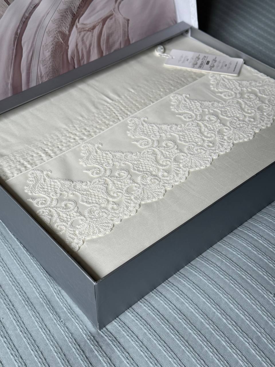 Постільна білизна Maison D'or GLORIA Ecru 200x220см сатин з мереживом