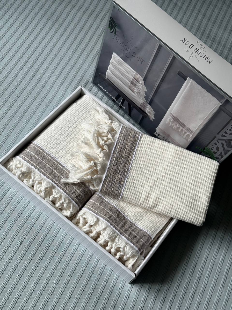 Рушники Maison D'or HARVEY ecru / grey ( 2шт 50*90 / 1шт 90*150)