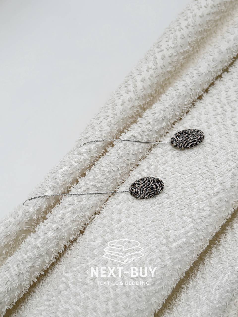 Магніт-підхват для штор овальний на тросі, сірий з бежевим Туречинна