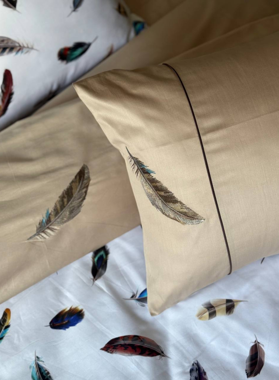 Maison D'or Pulume Volante beige постільна білизна 200x220см сатин з вишивкою євро