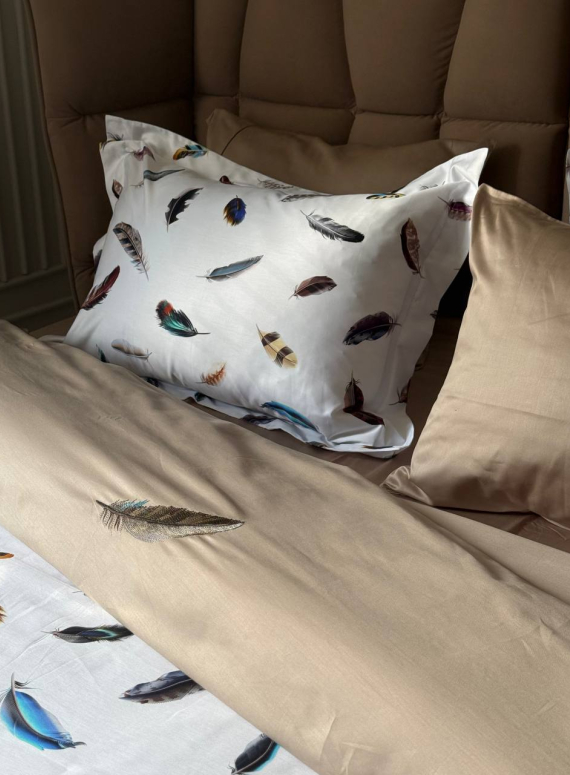 Maison D'or Pulume Volante beige постільна білизна 200x220см сатин з вишивкою євро