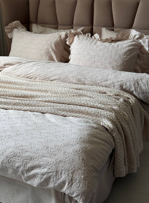 Постільна білизна з простирадлом на резинці Resital Bej євро жакард, варена бавовна