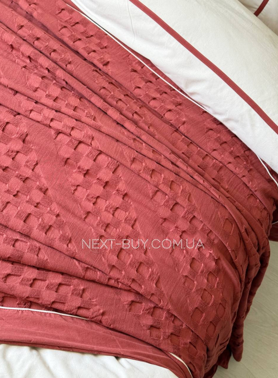 Постільна білизна з піке Saheser Helen burgundy євро 200х220