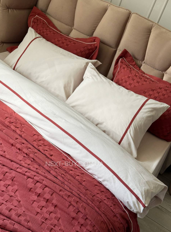 Постільна білизна з піке Saheser Helen burgundy євро 200х220