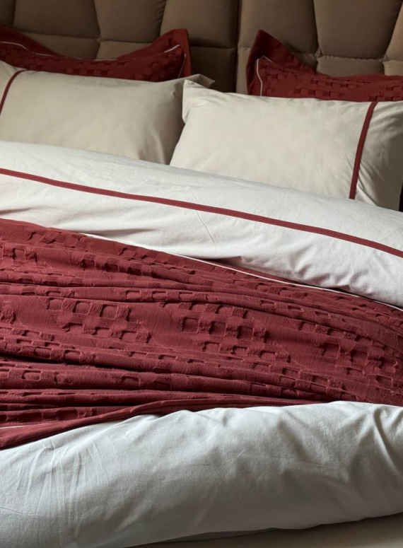 Постільна білизна з піке Saheser Helen burgundy євро 200х220