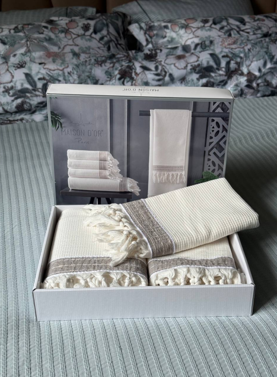 Рушники Maison D'or HARVEY ecru / grey ( 2шт 50*90 / 1шт 90*150)