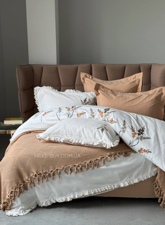 Постільна білизна з вишивкою і піке Saheser Eveline hardal євро 200х220