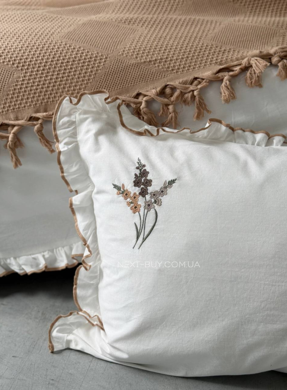 Постільна білизна з вишивкою і піке Saheser Eveline hardal євро 200х220