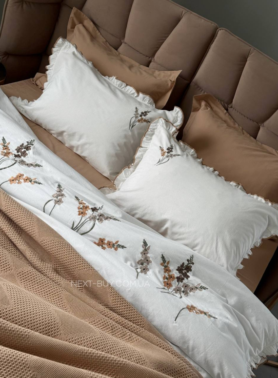Постільна білизна з вишивкою і піке Saheser Eveline hardal євро 200х220