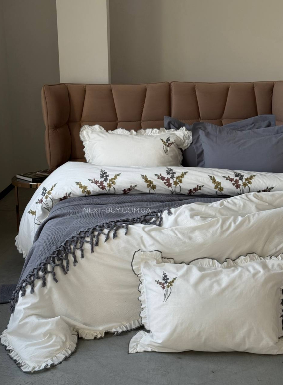 Постільна білизна з вишивкою і піке Saheser Eveline antrasit євро 200х220