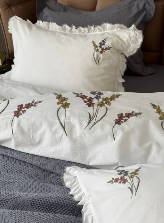 Постільна білизна з вишивкою і піке Saheser Eveline antrasit євро 200х220