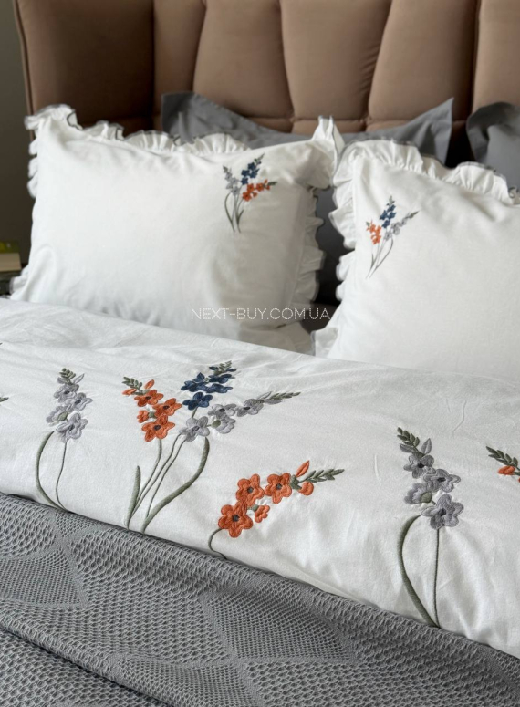 Постільна білизна з вишивкою і піке Saheser Eveline gri євро 200х220