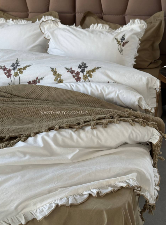 Постільна білизна з вишивкою і піке Saheser Eveline haki євро 200х220