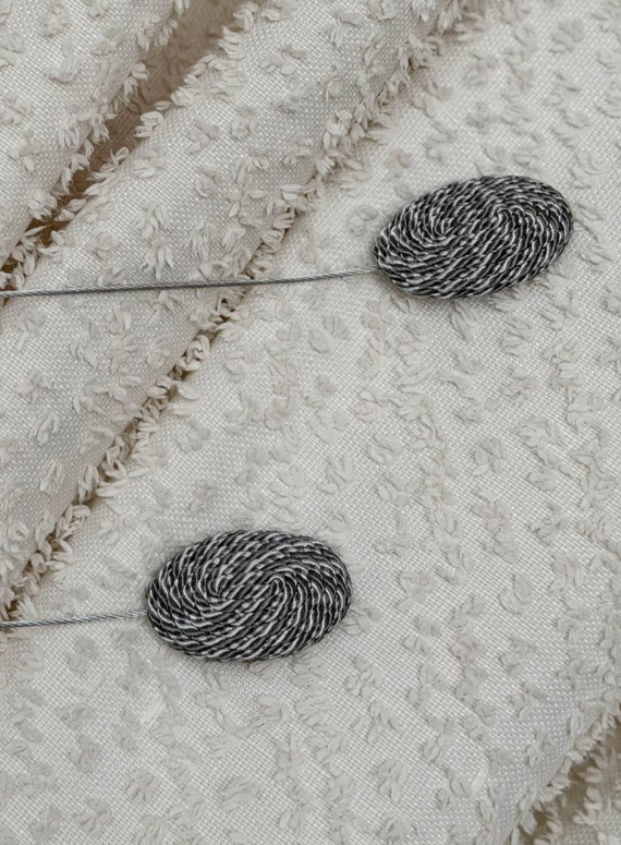 Шторний магніт на тросі сірого кольору Туречинна