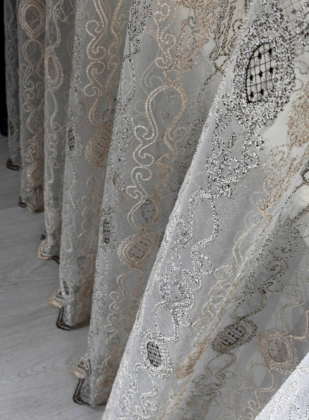 Тюль фатин Petals крем з золотом і темно-коричневим Туреччина