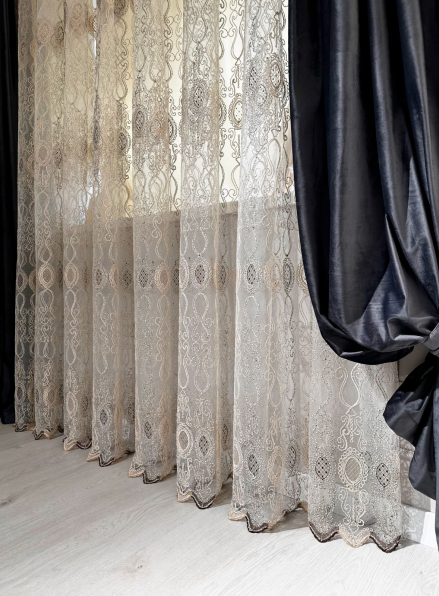 Тюль фатин Petals крем з золотом і темно-коричневим Туреччина